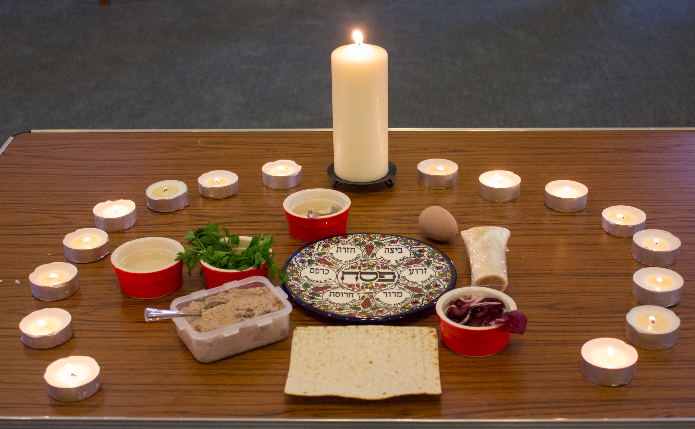 Maundy Thurs 19b Seder plate